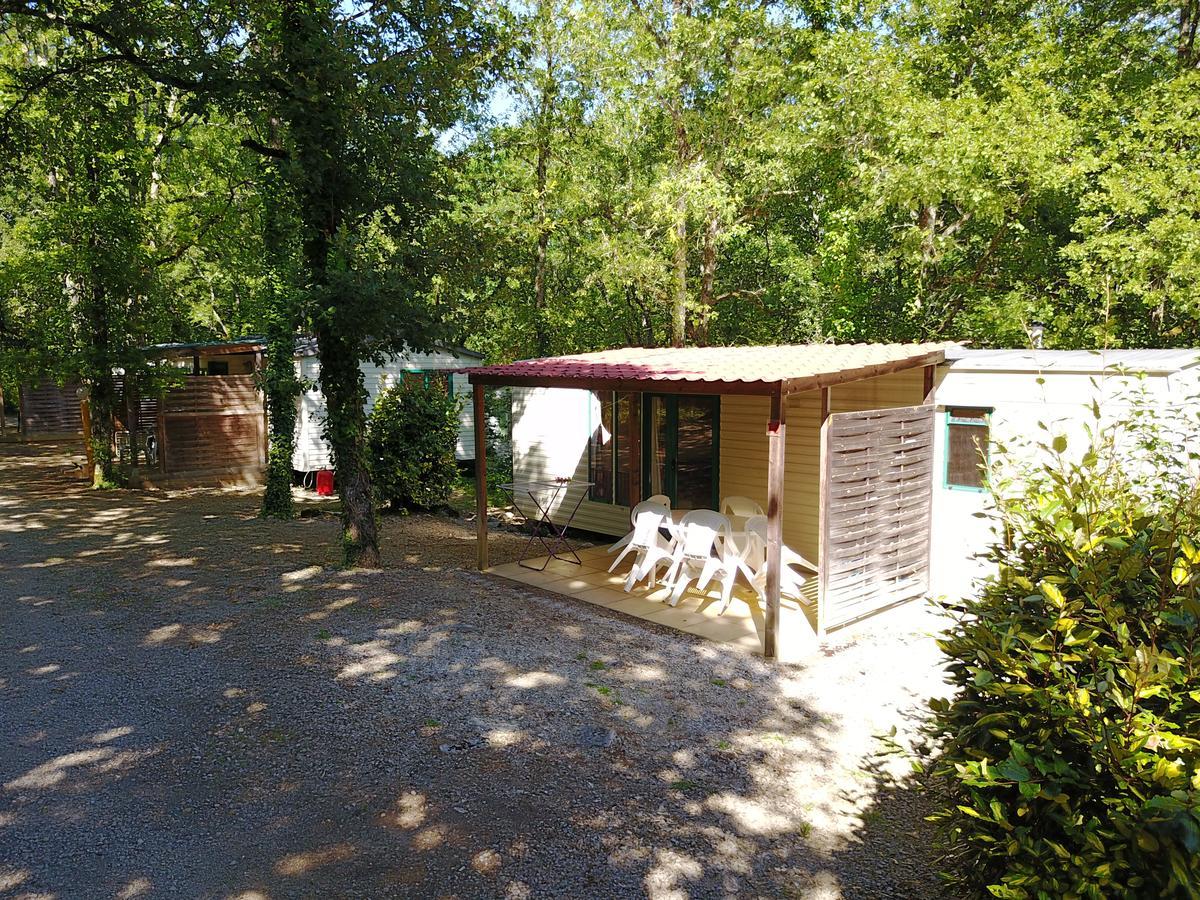 מלון Chauffour-sur-Vell Camping Au Bois Dormant מראה חיצוני תמונה