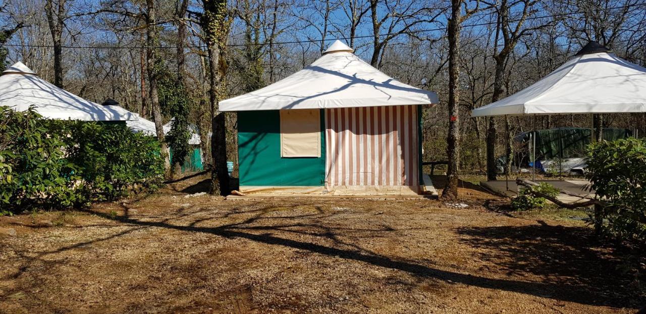 מלון Chauffour-sur-Vell Camping Au Bois Dormant מראה חיצוני תמונה