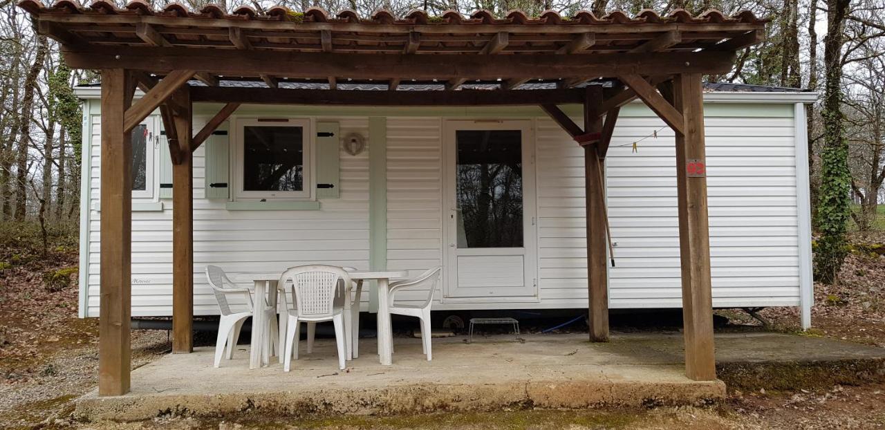 מלון Chauffour-sur-Vell Camping Au Bois Dormant מראה חיצוני תמונה