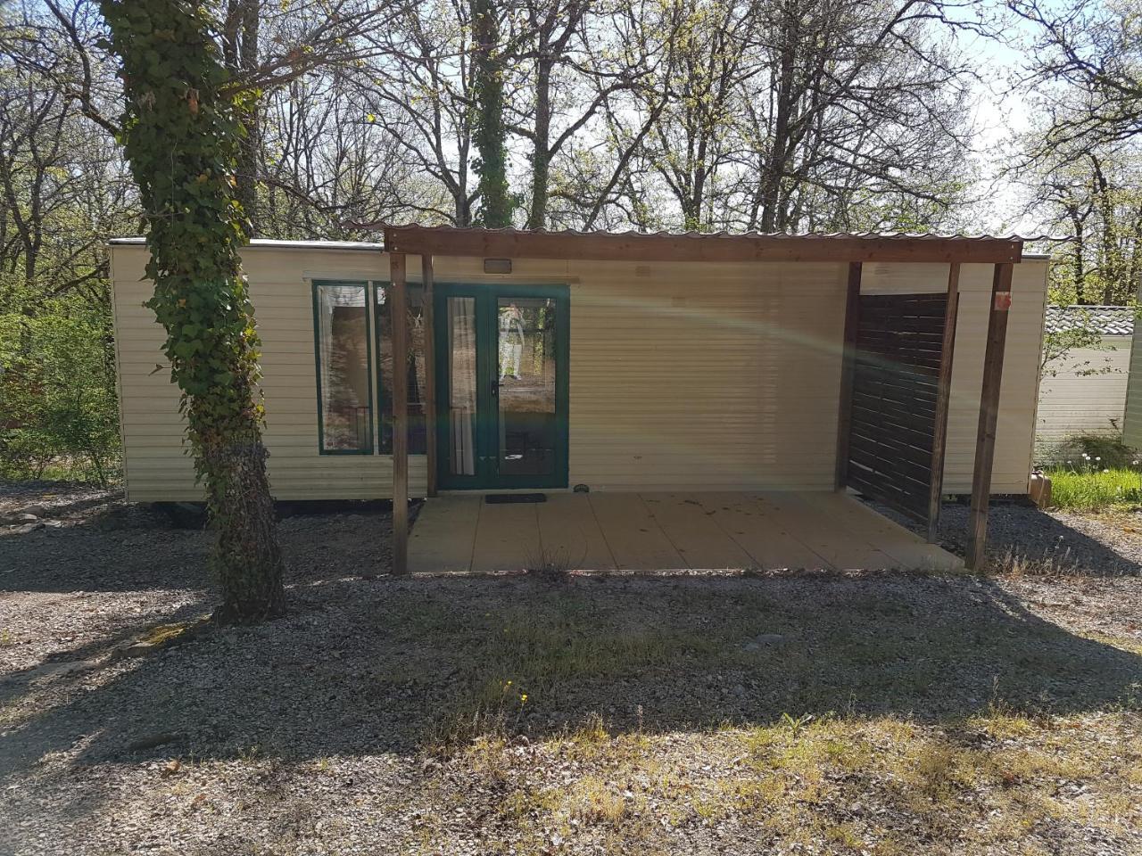 מלון Chauffour-sur-Vell Camping Au Bois Dormant מראה חיצוני תמונה