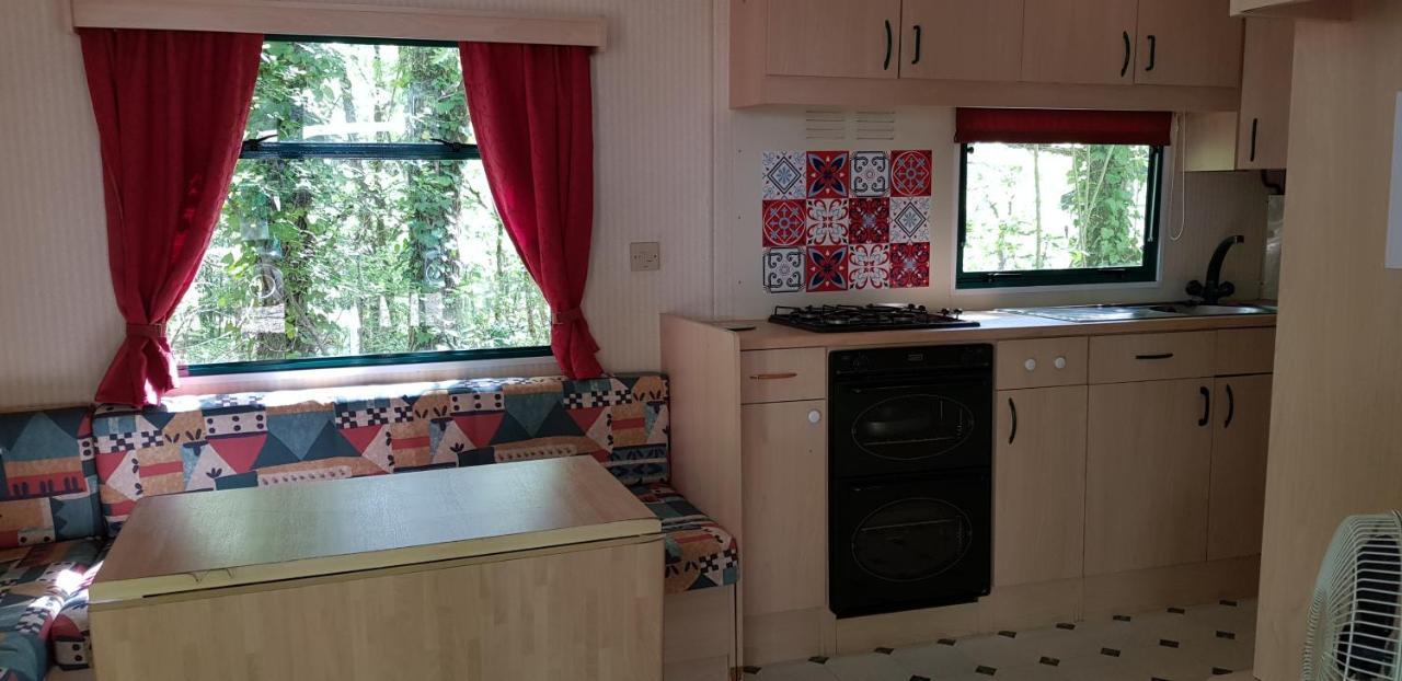 מלון Chauffour-sur-Vell Camping Au Bois Dormant מראה חיצוני תמונה